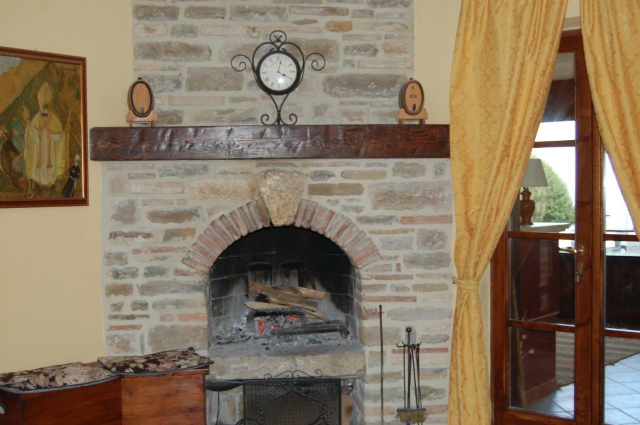 Agriturismo Countryhouse Le Giare Gubbio Exterior photo
