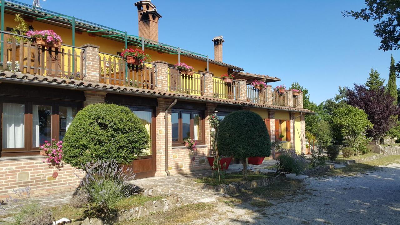 Agriturismo Countryhouse Le Giare Gubbio Exterior photo